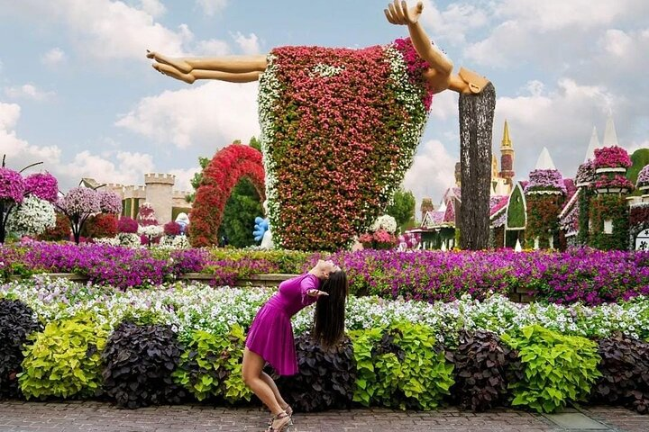 Experience the wonder of over 50 million flowers at Miracle Garden where each step reveals stunning displays perfect for families and friends seeking memorable moments amid nature's beauty.